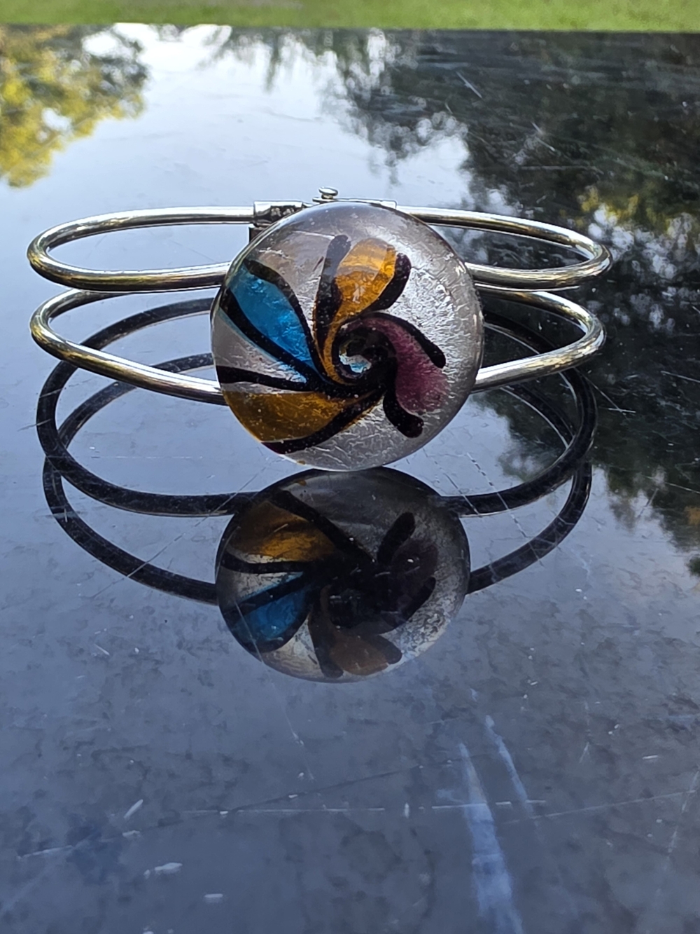 Source Unknown Silver-Tone Bracelet with Blue, Gold, and Pink Glass Cabochon